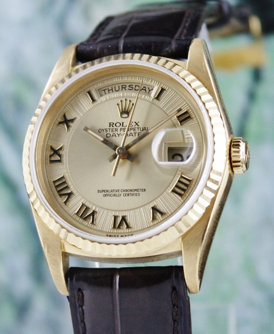 (image for) A ROLEX 18K MEN SIZE YELLOW GOLD OYSTER PERPETUAL DAY-DATE / 18238